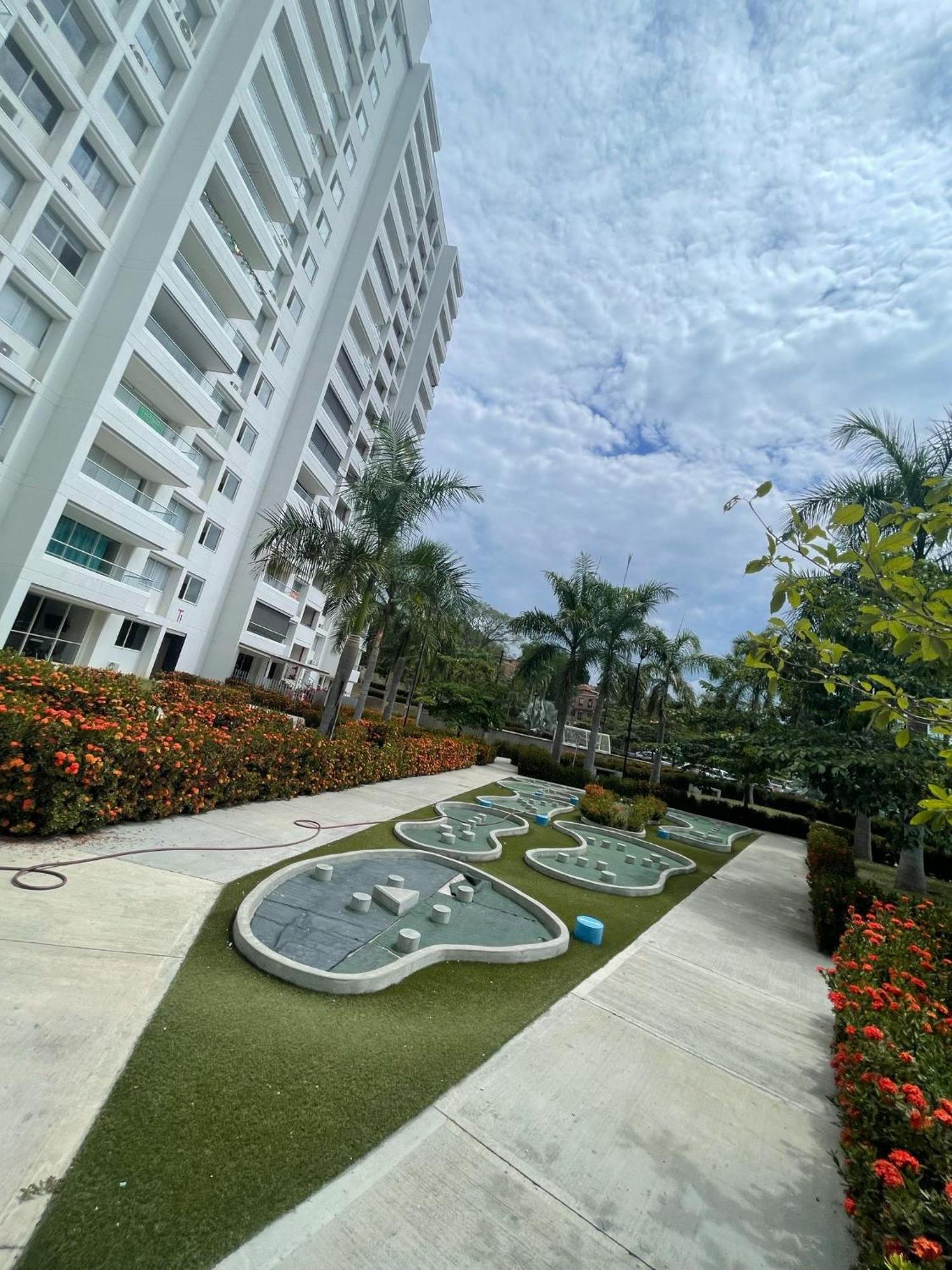Apartment Luxury Citadela De Sole *